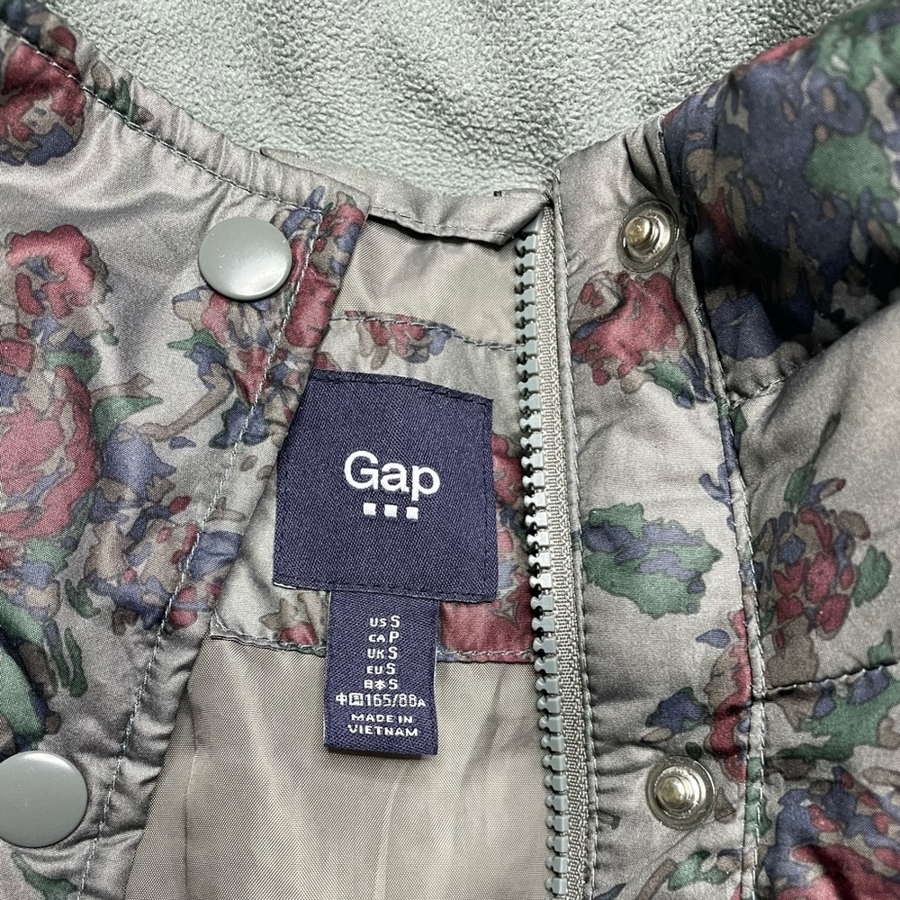 Gap Puffer - Picture 2 of 5
